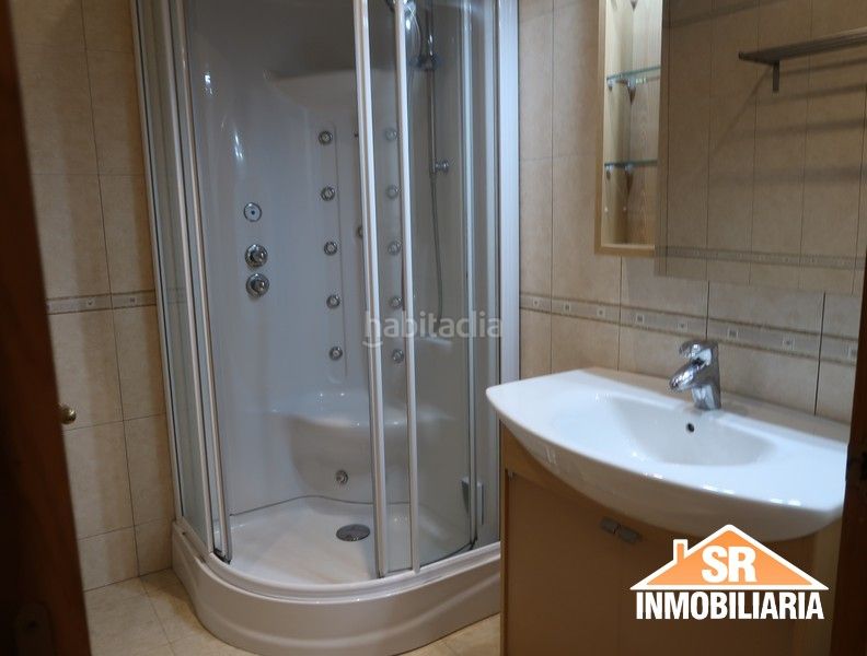 Foto c8a77804-0be3-42e3-b0cd-a4c125bef2f1. Rent flat with heating in Ciudad Vieja Coruña (A)
