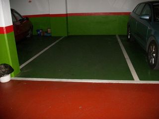 Miete Autoparkplatz in Avenida salvador de madariaga 15