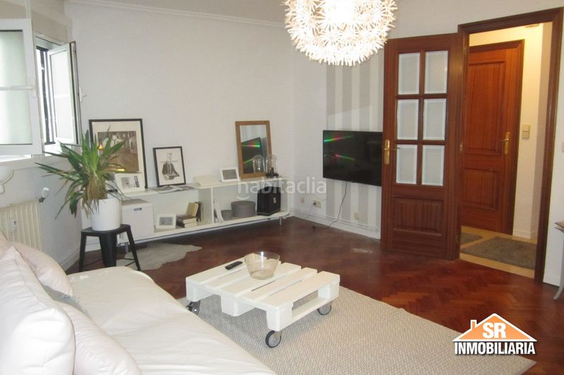 Foto 227ece5b-4b8f-45b9-829c-a4004e98bccc. Lloguer apartament amb calefacció a Ensanche Coruña (A)