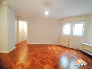 Rent Apartment  Rúa cantón pequeno. Canton pequeño, sin muebles
