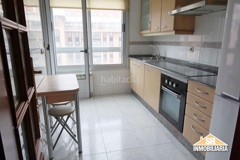 Foto c88fc5af-3b1c-4a2d-8339-745d7f400bbd. Lloguer apartament amb calefacció a Los Rosales Coruña (A)