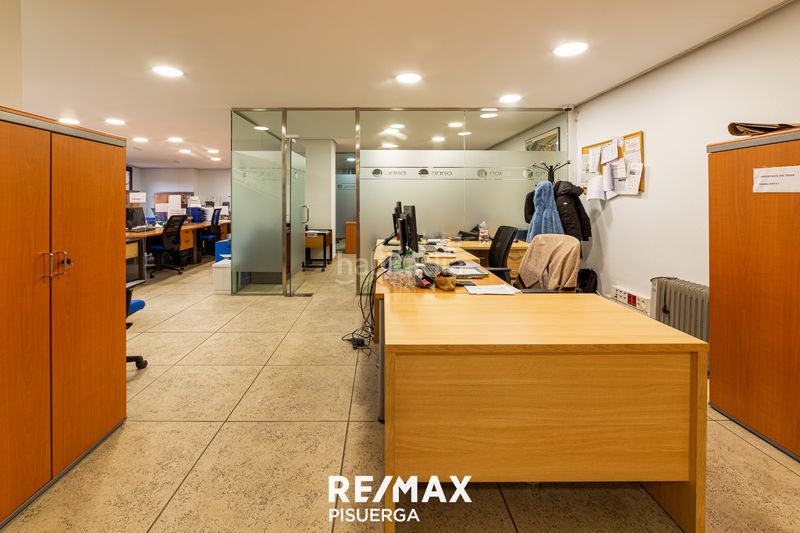 Foto 93c82d45-60ae-4df8-8ec1-945df9289831. Oficina en calle maría de molina 7 venta de oficinas en pleno Centro en Valladolid
