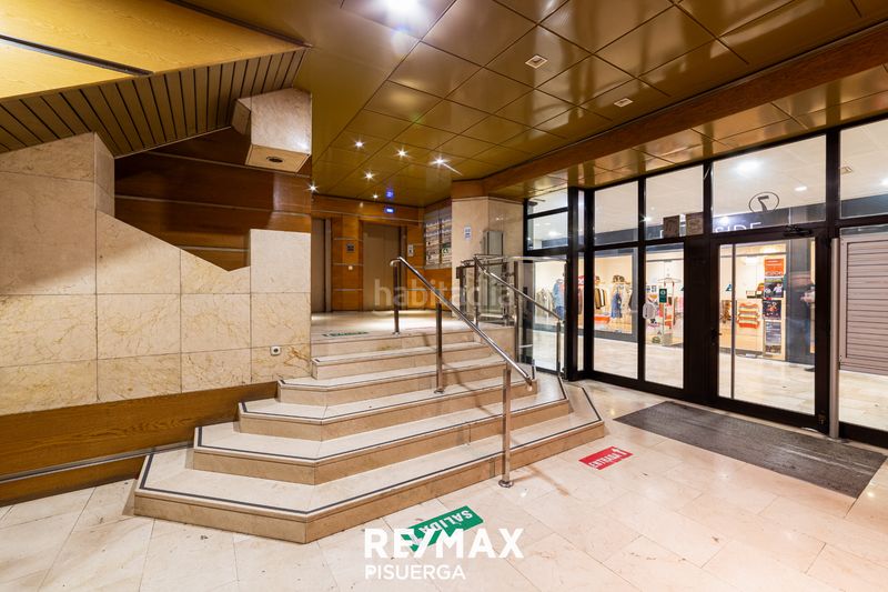 Foto acd226bd-d04d-48d0-bc82-6e69a208c057. Oficina en calle maría de molina 7 venta de oficinas en pleno Centro en Valladolid
