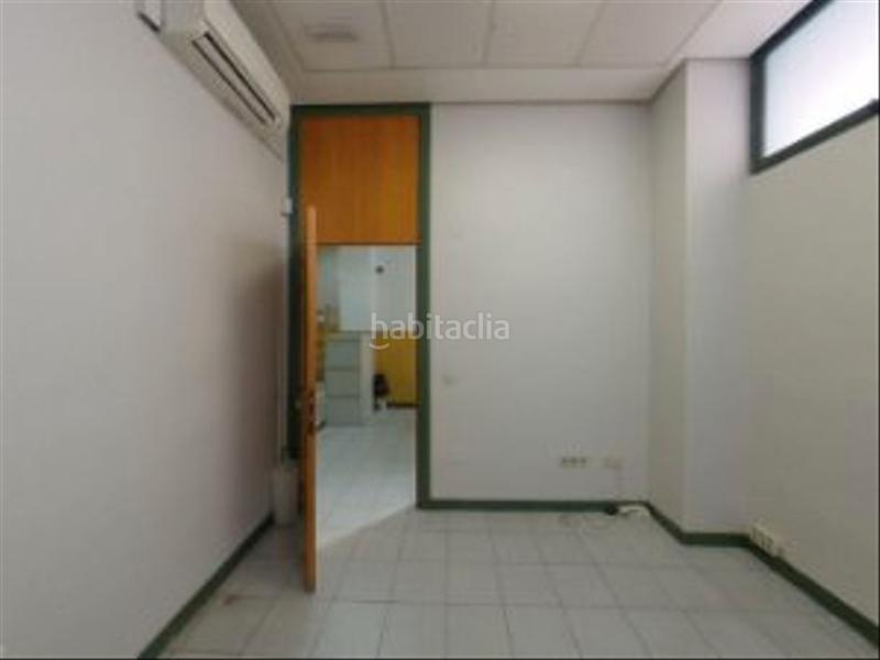 Foto 317090a2-17b0-42c0-a90d-0d893b22319c. Local commercial dans calle de la verbena 5 dans Vadillos Valladolid