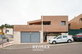Xalet en Calle las fuentes 22. Espectacular chalet pareado