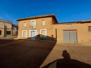 Casa a Calle nueva 1. Casa de pueblo en roales de campos