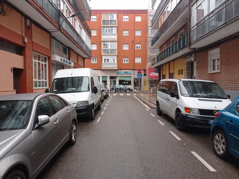 Foto c60e14fa-f858-4b7b-b810-14aec887f177. Parking coche en calle de san isidro 73 en Pajarillos Bajos Valladolid