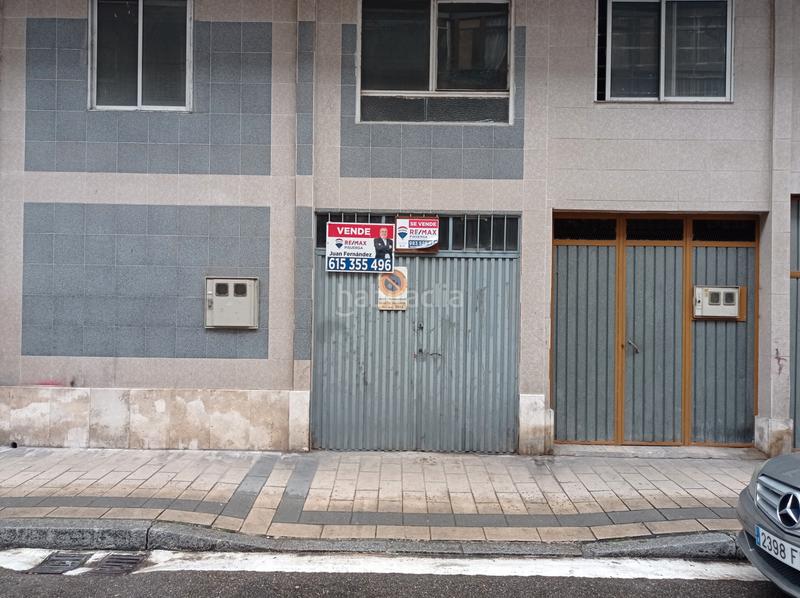 Foto f9398b37-b15c-4130-bd27-9d753c491446. Car parking in calle de san isidro 73 in Pajarillos Bajos Valladolid