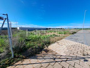 Foto 80909268-d5ff-41a2-aea2-3133773f9a79. Terreny residencial a calle cachicanes 13 a Laguna de Duero