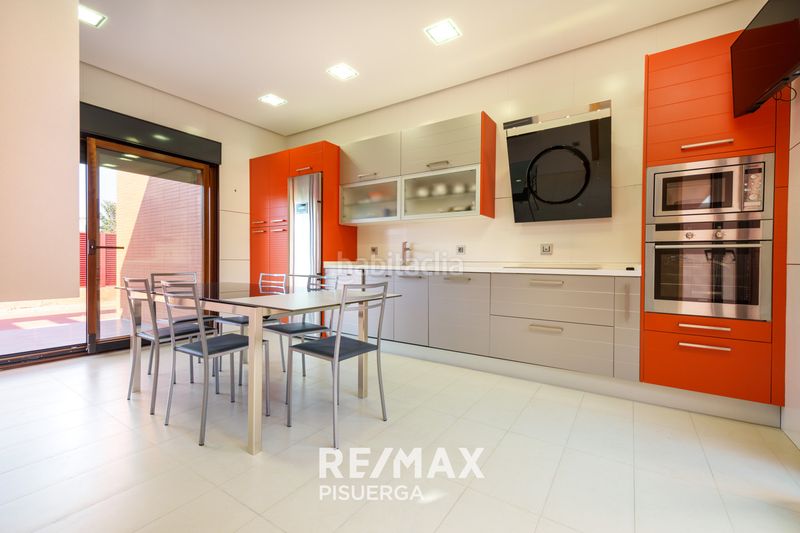 Foto e097c8a8-6807-4fe5-b879-14480b3f261b. Chalet en calle carabela 53 en Boecillo