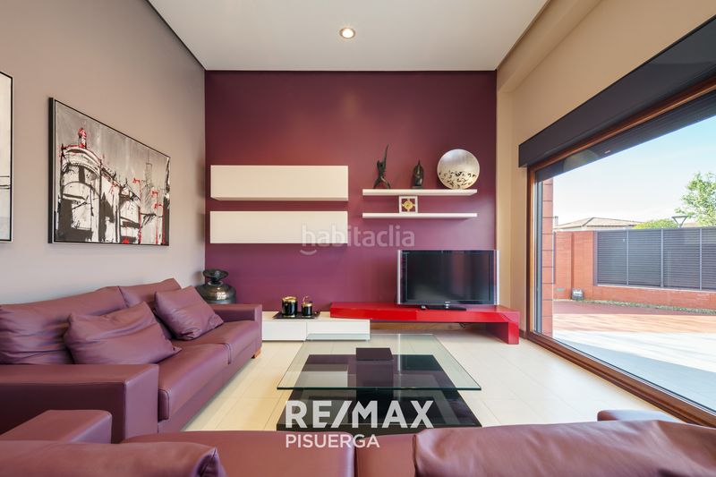 Foto f443e6e0-3394-42e3-abb0-0e7ab8687a41. Chalet en calle carabela 53 en Boecillo