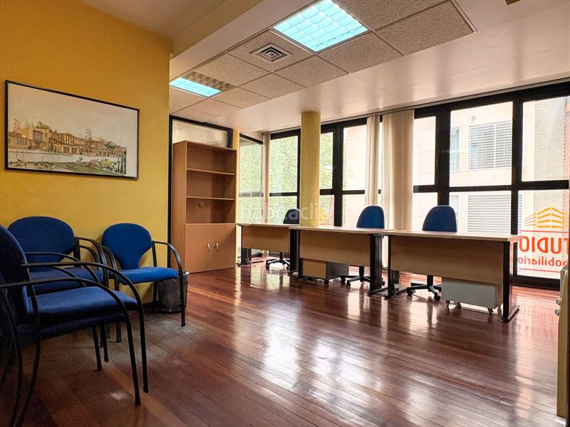 Foto 327716e8-b03a-41a0-811a-72a3d54b7c33. Ufficio in paseo de zorrilla 127 in La Rubia Valladolid