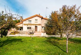 Chalet  Calle cañada nava del pinar 8