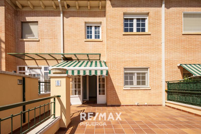 Foto 01966206-5b48-47b0-b2df-72fc27c03490. Chalet in camino la de mona 8 in Fuensaldaña