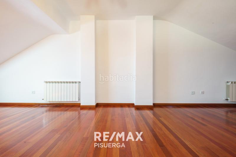 Foto a0a209d2-2a5c-49d0-b7ff-88ed6eae9f21. Chalet in camino la de mona 8 in Fuensaldaña