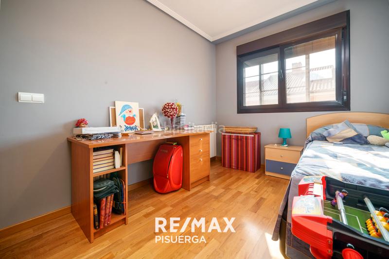 Foto 777b35b8-ba6f-406f-96cf-641c944b739d. Maison dans calle picos de urbion 11 dans Aldeamayor de San Martín