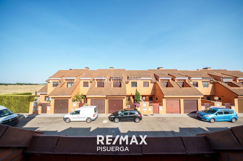 Foto 94b13f20-921c-4fcd-916d-94e40edc8653. Maison dans calle picos de urbion 11 dans Aldeamayor de San Martín