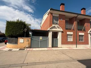 Xalet  Calle fuentes carrionas 16