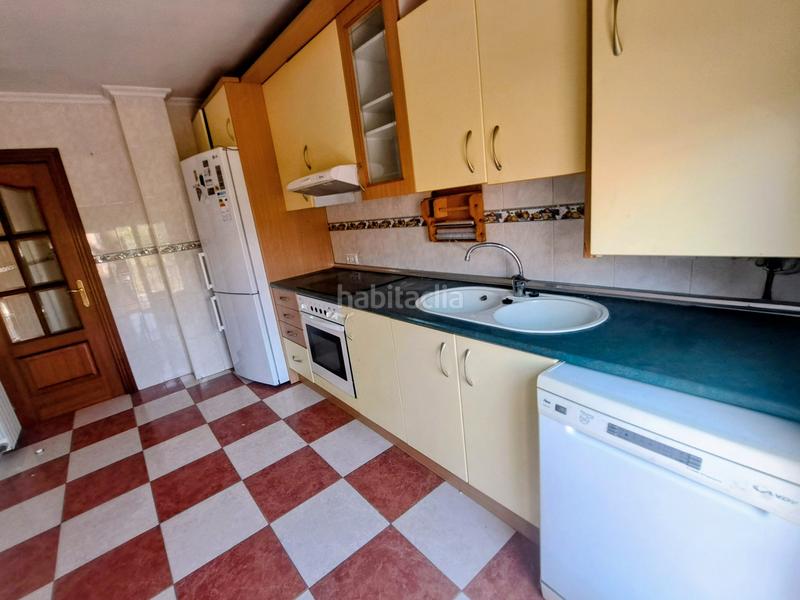 Foto cc97dda1-2378-46a9-a46a-5ac26085109f. Chalet in calle luna 32 in La Farola Valladolid