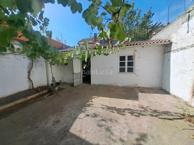 Foto fc646498-1292-4729-ad2d-e258e22d62d2. Chalet in calle luna 32 in La Farola Valladolid