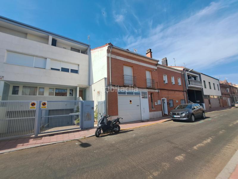 Foto 357f6074-6a29-4367-83ef-d156b42e1cc3. Chalet in calle luna 32 in La Farola Valladolid