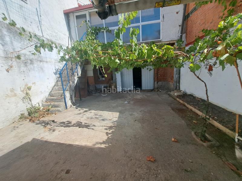 Foto ac31c006-a333-4004-b535-1f8a638e37a5. Chalet in calle luna 32 in La Farola Valladolid