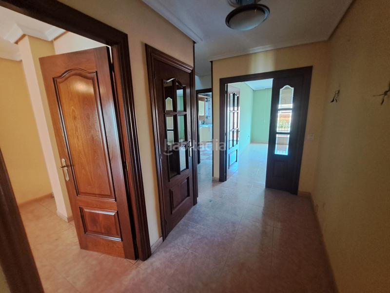 Foto ba2ff6d4-29e6-48dd-8d34-b978149dcaf4. Chalet in calle luna 32 in La Farola Valladolid