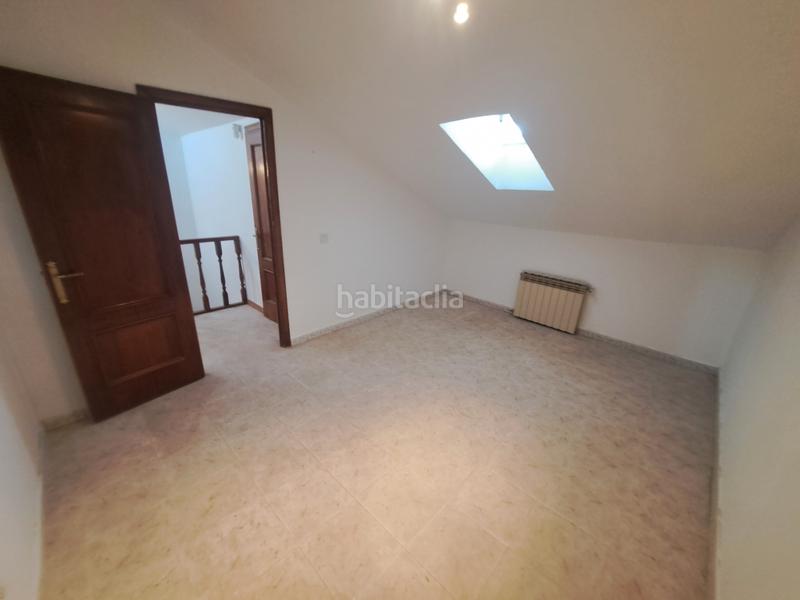 Foto bb7cccb2-111e-4ef2-8879-6e1ee926474e. Chalet in calle luna 32 in La Farola Valladolid