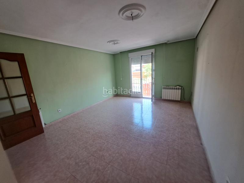 Foto c22fe0c8-98c8-48a8-b2d7-9307cacf38e9. Chalet in calle luna 32 in La Farola Valladolid