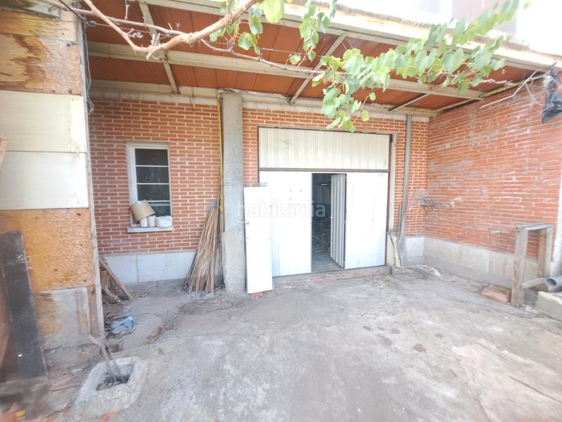 Foto c83ff86f-3e55-43a3-889f-bea8d2486b89. Chalet in calle luna 32 in La Farola Valladolid