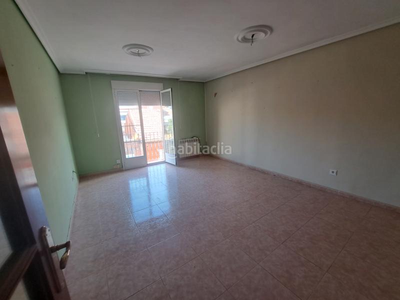 Foto f7cc25ab-7eb7-40f1-8469-bfb158c3d47b. Chalet in calle luna 32 in La Farola Valladolid