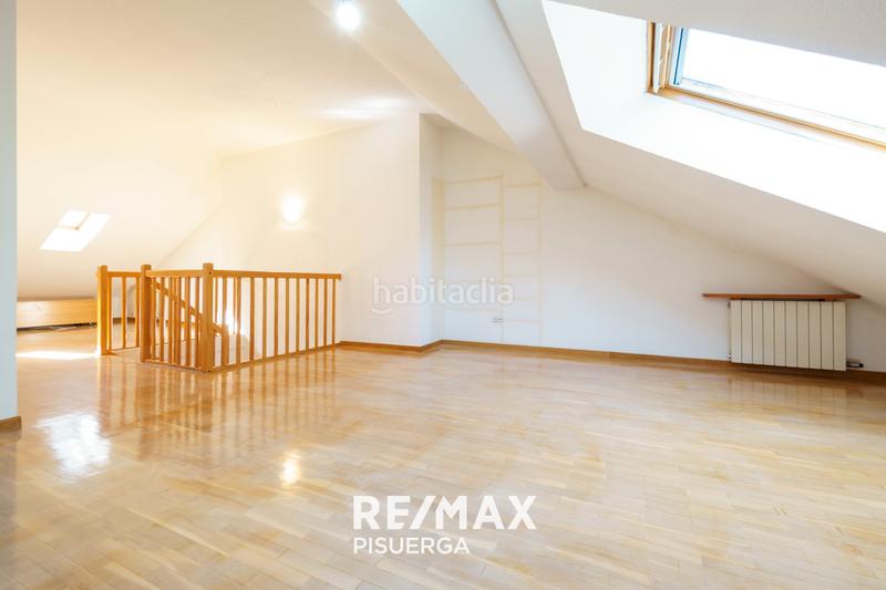 Foto fb3fef9d-3265-49e5-925e-0db18d61b000. Chalet in calle de juan de Valladolid 66 in Parquesol Valladolid