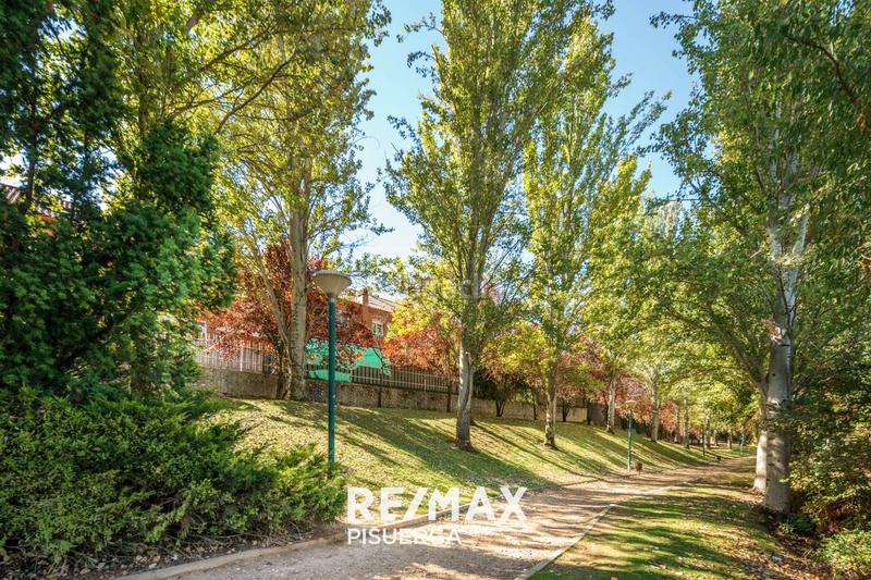 Foto a5929246-ae2e-4d81-9bf0-ece393c2b601. Chalet en calle de juan de Valladolid 66 en Parquesol Valladolid