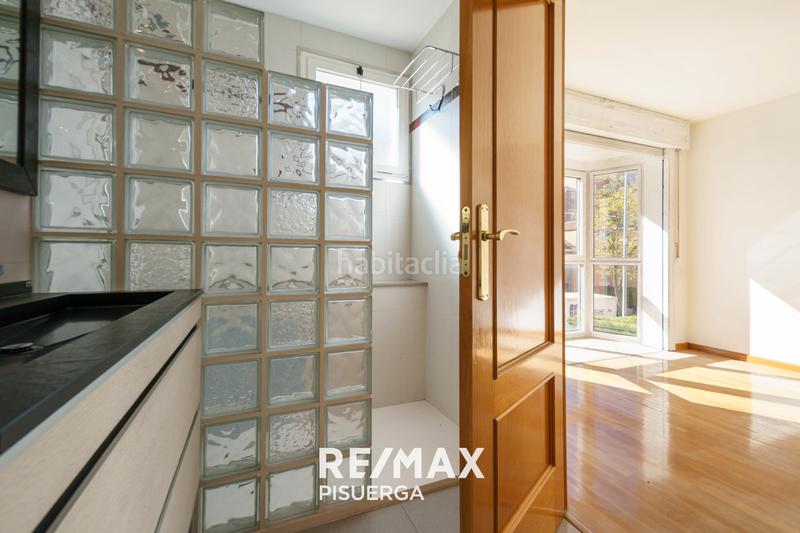 Foto e6a8a1f0-2454-4bc0-8f3e-7c40d5b568be. Chalet en calle de juan de Valladolid 66 en Parquesol Valladolid