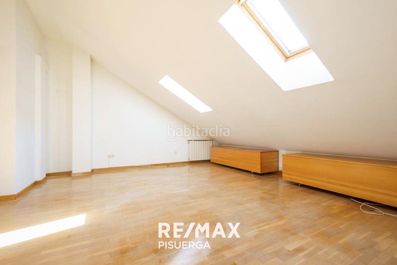 Foto cf90d5bd-7aaa-4062-a3de-2c5d189f9f64. Chalet in calle de juan de Valladolid 66 in Parquesol Valladolid