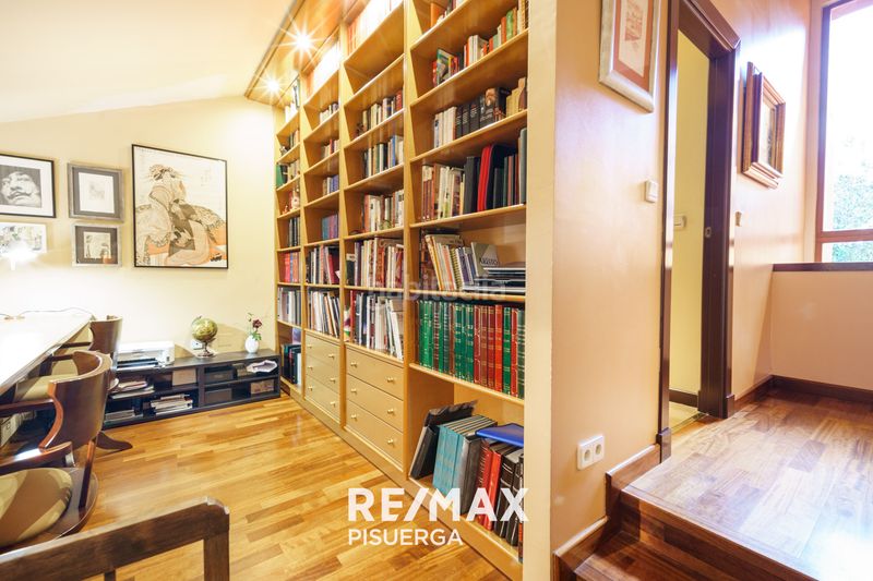 Foto b17c0a8a-e8be-47c8-b729-cc004bddf6d3. Chalet in calle barlovento 182 in Boecillo