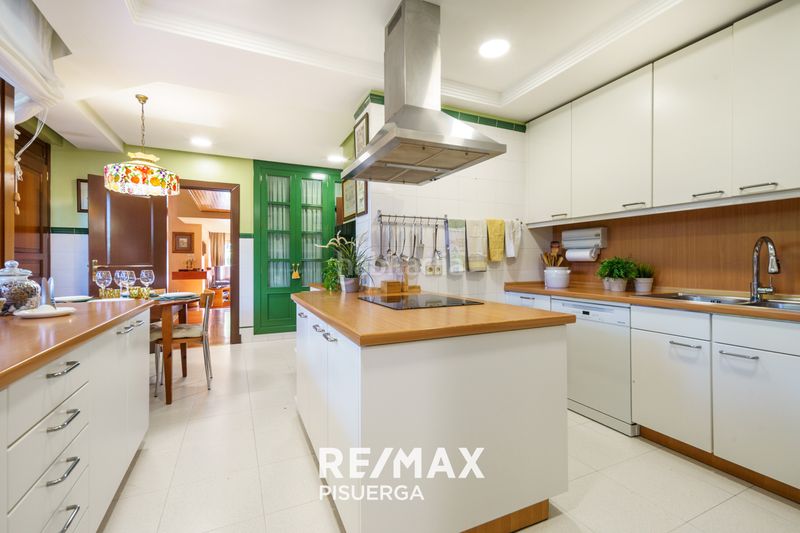 Foto b86b3d03-d774-49d3-8507-51626d1989f2. Chalet in calle barlovento 182 in Boecillo