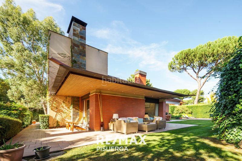 Foto c251e259-a02e-41a3-b027-95724c8f52e0. Chalet in calle barlovento 182 in Boecillo