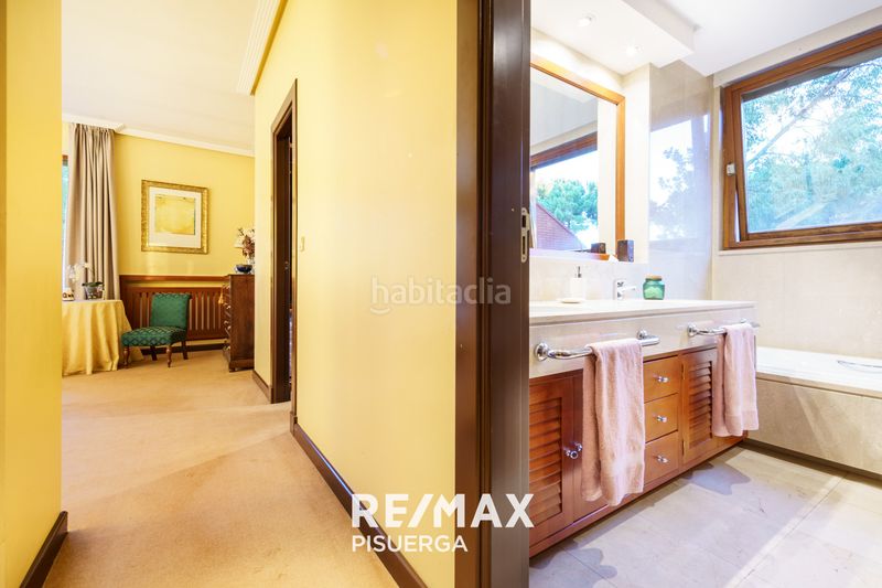 Foto d0bf6b3b-d99c-42e2-8924-5d4b0eb5f9fa. Chalet in calle barlovento 182 in Boecillo