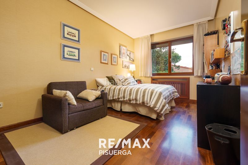 Foto d2a8c36b-fd88-4b7e-87ee-286fb9d9d384. Chalet in calle barlovento 182 in Boecillo