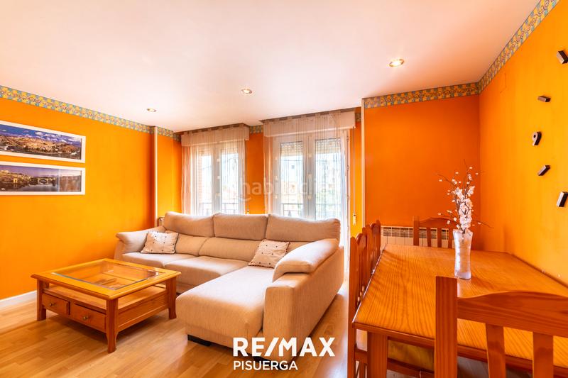 Foto 3892967e-d6cf-4749-b137-8ec74b6ffa51. Piso en calle trinquete 2 en Cigales