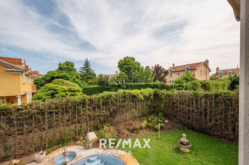 Foto 27df3955-3041-46e5-ab81-54d737bdc6ba. Chalet in calle la flauta mágica 8 in El Berrocal Valladolid