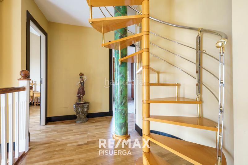 Foto 6492bb40-67bf-495d-83a1-f9c3a7a4cdf6. Chalet in calle la flauta mágica 8 in El Berrocal Valladolid