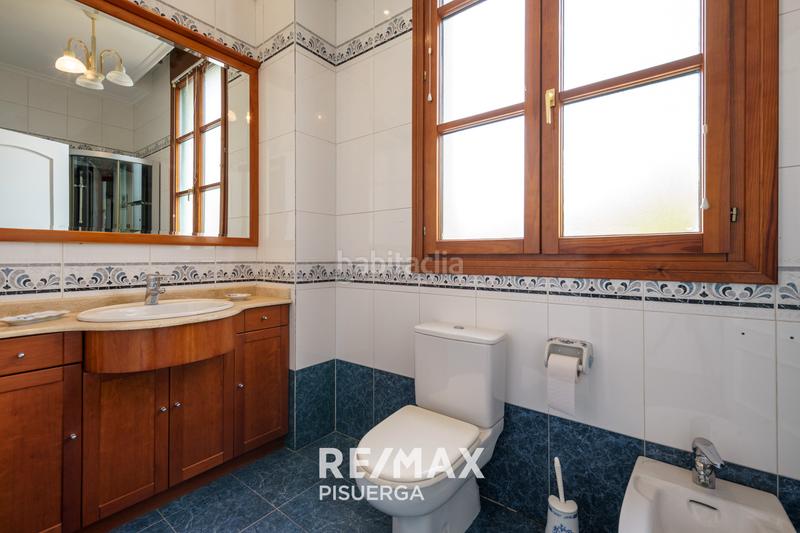 Foto 5aef44f0-0a8c-4f34-b169-cd0c4f5d62ba. Chalet dans calle la flauta mágica 8 dans El Berrocal Valladolid