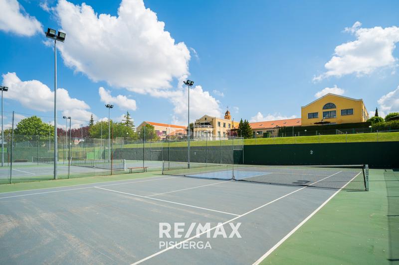 Foto 6792c1e5-a036-4b80-89da-0617d7ac9b25. Chalet dans calle la flauta mágica 8 dans El Berrocal Valladolid