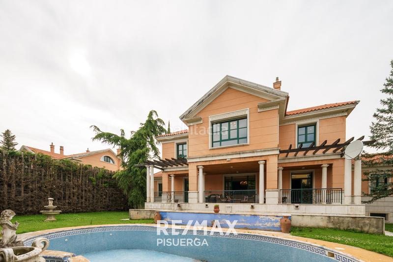 Foto 72f0e72f-cecc-4c22-bc40-92b8adce3517. Chalet dans calle la flauta mágica 8 dans El Berrocal Valladolid