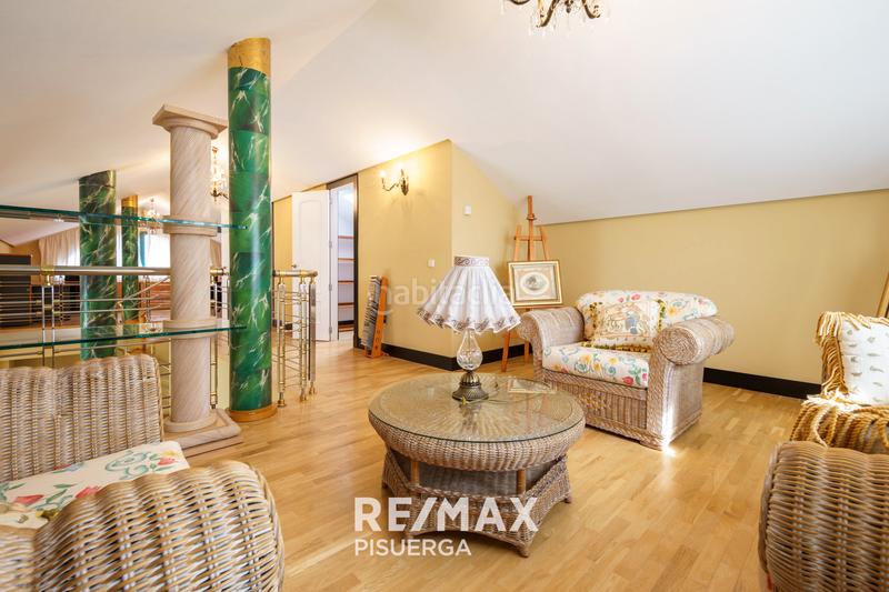 Foto 7be1748c-2812-4d71-93bb-704a1bf9f2bb. Chalet dans calle la flauta mágica 8 dans El Berrocal Valladolid