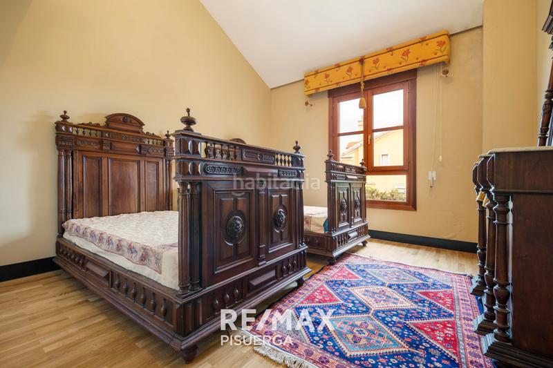 Foto c73e0454-2a77-408c-886e-07f681c3a05b. Chalet dans calle la flauta mágica 8 dans El Berrocal Valladolid