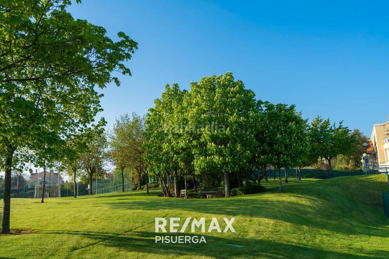 Foto 0682d0f3-779b-4aca-aaa9-b801c67d3b67. Chalet in calle la flauta mágica 8 in El Berrocal Valladolid