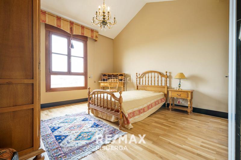 Foto b3013aa2-db48-4607-a0e9-fadcd2fff7ca. Chalet in calle la flauta mágica 8 in El Berrocal Valladolid